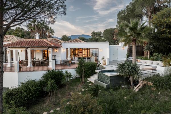 Luxury Villa with Breathtaking Views in El Madroñal, Benahavis, Malaga